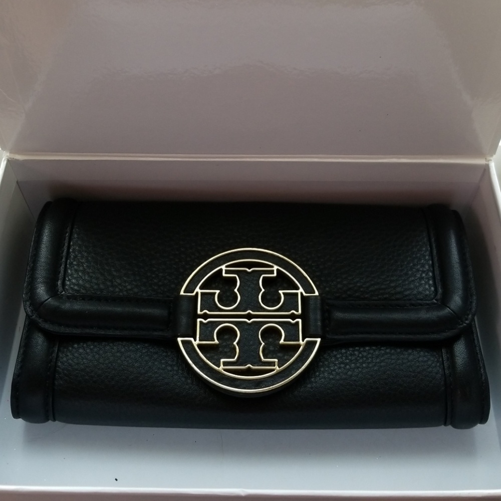 Tory Burch Black Amanda Envelope Wallet